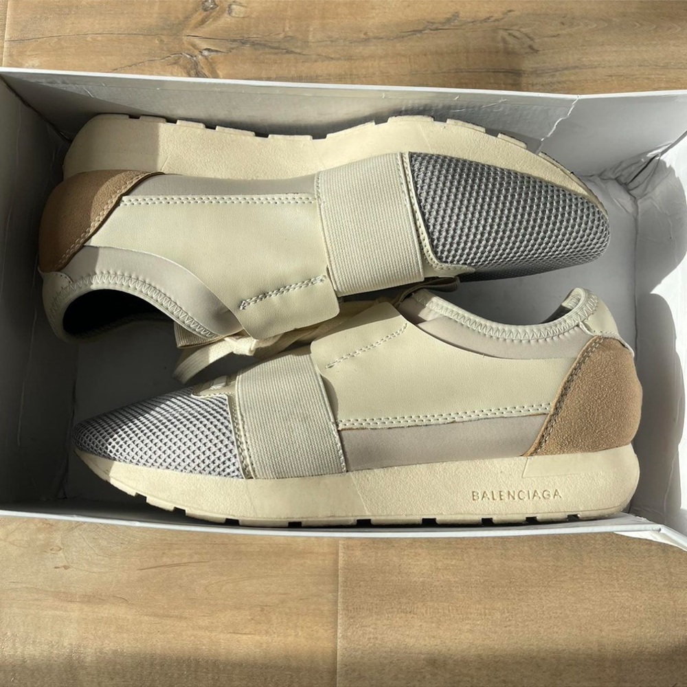 Balenciaga race runner sneaker